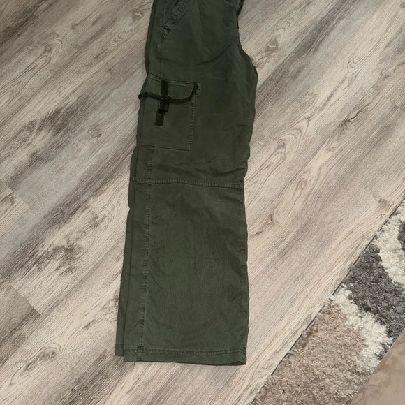 American Eagle Outfitters Sage Green Cargo Pants - Picture 7 of 9